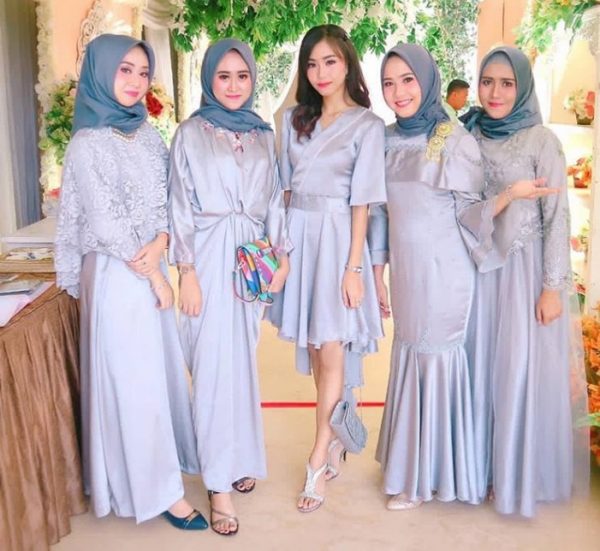 Model Baju Gamis Kombinasi Brokat Satin Terbaru Cape
