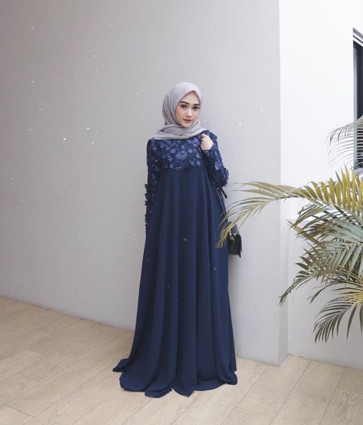 Model Baju Gamis Kombinasi Brokat Sifon Modern Silver