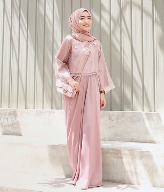 Model Baju Gamis Kombinasi Brokat Sifon Modern Simple Dusty PInk