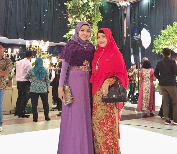Model Baju Gamis Kombinasi Brokat Sifon Modern Simple Dusty PInk