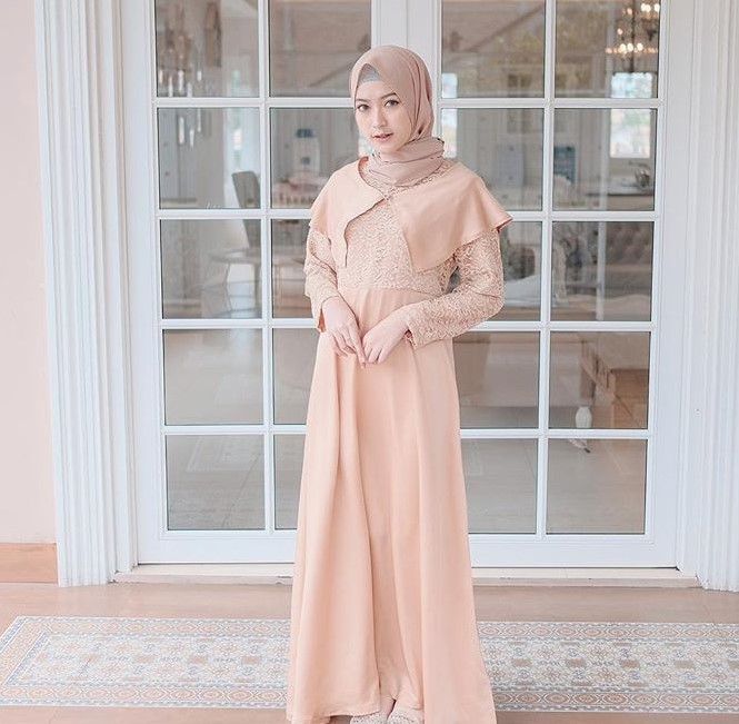 Model Baju Gamis Modern Anak Muda Masa Kini Cape Nude Cream