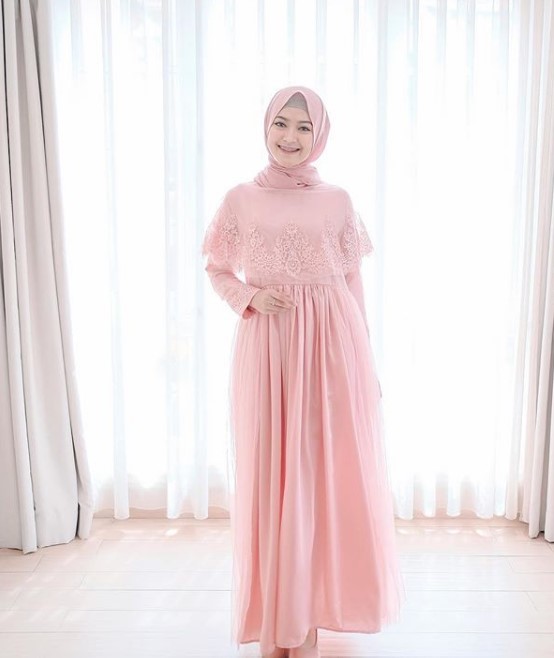 Model Baju Gamis Modern Anak Muda Masa Kini Cape Pink