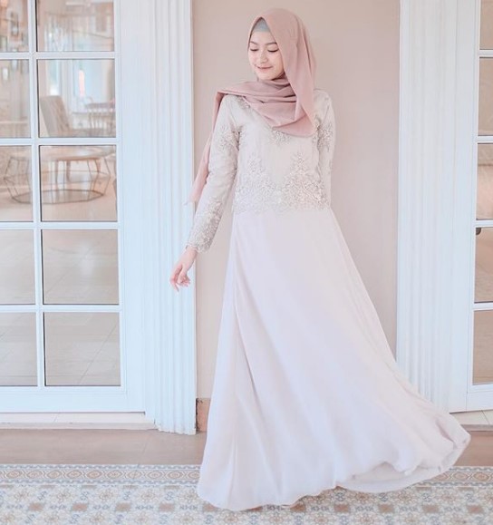 Model Baju Gamis Modern Anak Muda Masa Kini Nude Pink