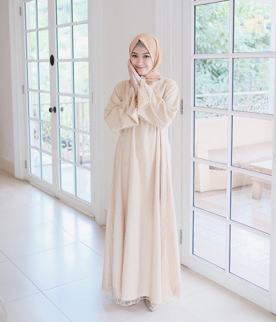 Model Baju Gamis Modern Anak Muda Masa Kini Simpel Nude Pastel