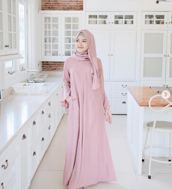 Model Baju Gamis Modern Anak Muda Masa Kini Simple Mutiara Dusty Pink