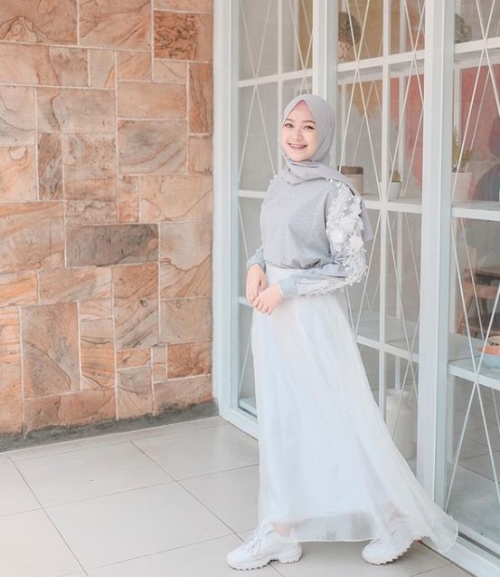 Model Baju Gamis Modern Anak Muda Masa Kini Soft Grey
