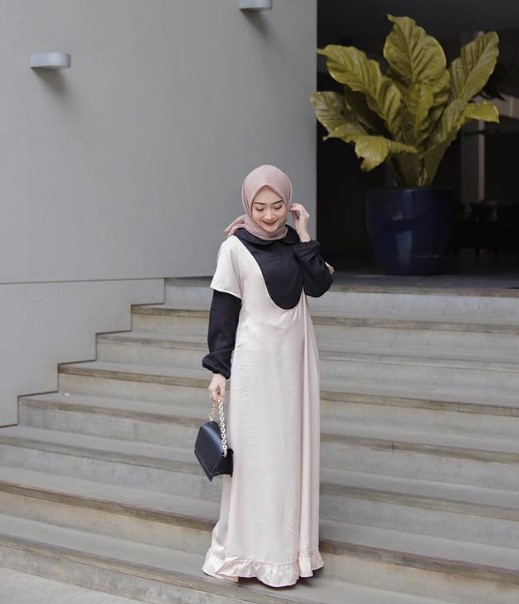 Model Baju Gamis Modern Remaja Kekinian Maxi Overall Broken White Hitam