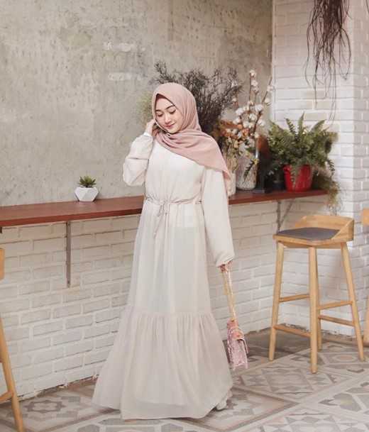 Model Baju Gamis Modern Remaja Kekinian Simple Rok Rempel Tali Pinggang Broken White