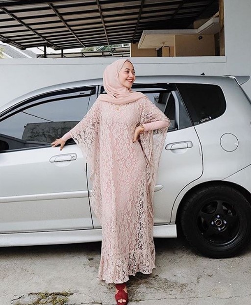 Model Baju Gamis Pesta Mewah Terbaru Full Brokat Nude Cream
