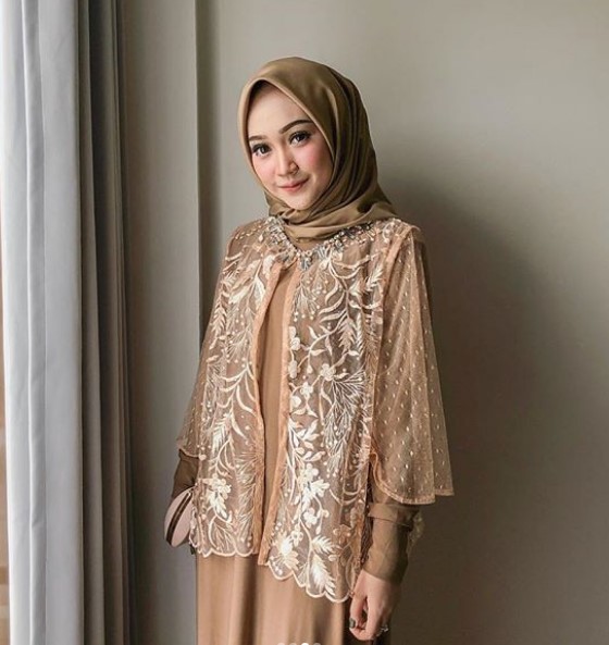 Model Baju Gamis Pesta Modern Blazer Brokat Sifon Cream Tua
