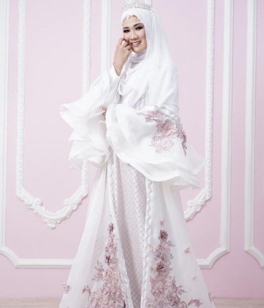 Model Baju Gamis Pesta Pernikahan Lengan Lonceng Lace Organza Payet Putih