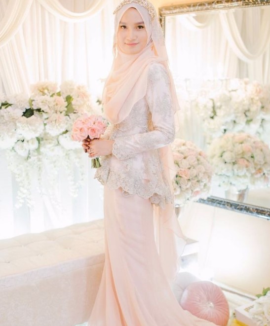 Model Baju Gamis Pesta Pernikahan Simpel Soft Peach