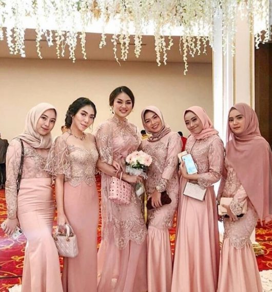 Model Baju Gamis Pesta Satin Mewah Soft Peach