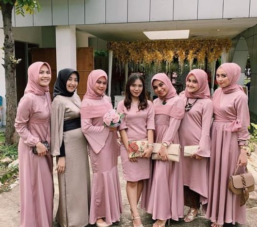 Model Baju Gamis Pesta Satin Simpel Dusty Pink