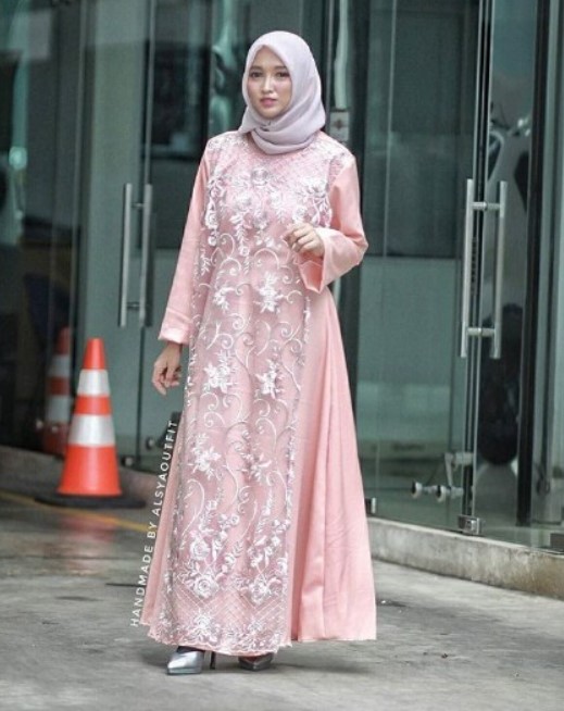 Model Baju Gamis Pesta Sederhana Baby Pink