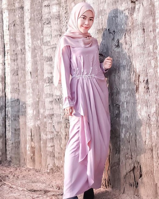 Model Baju Gamis Pesta Sederhana Tapi Mewah Simple Payet Asimetris Dusty Pink