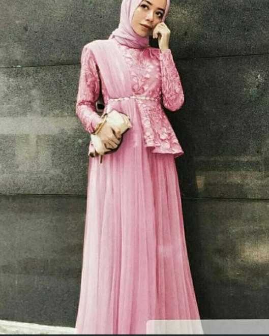 Model Baju Gamis Pesta Terbaru Modern Selendang Bahu Baby Pink