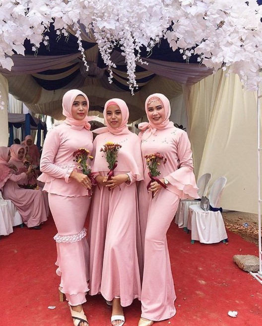 Model Baju Gamis Pesta untuk Orang Gemuk Lengan Lonceng Sabrina Duyung Satin