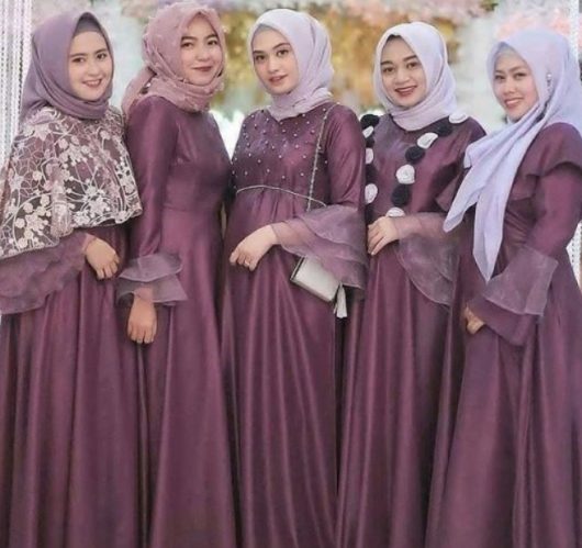 Model Baju Gamis Pesta untuk Orang Gemuk Satin Ungu Modern