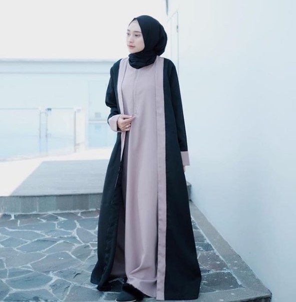Model Baju Gamis Remaja Kekinian Modern Simpel Hitam Cream