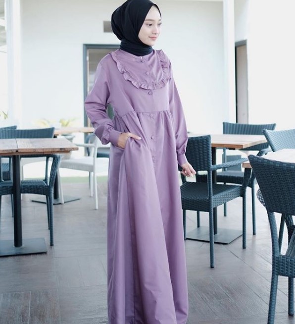 Model Baju Gamis Remaja Kekinian Modern Simple Kancing Depan Lavender