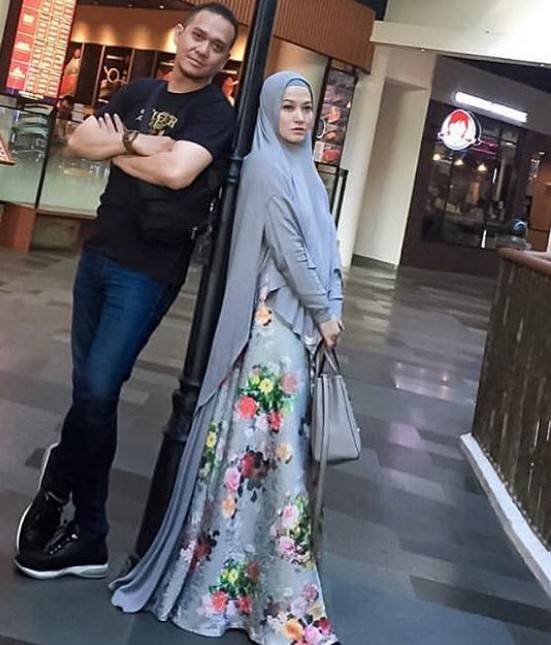 Model Baju Gamis Syar’i Lyra Virna Modern Motif Bunga Soft Grey