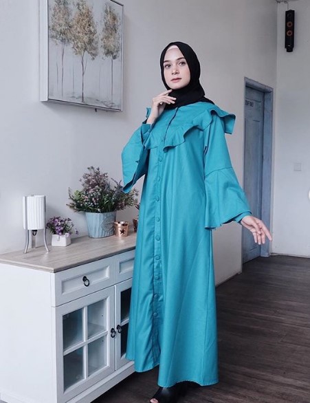 Model Baju Gamis Tanah Abang Terbaru Lengan Lonceng Kancing Depan Biru