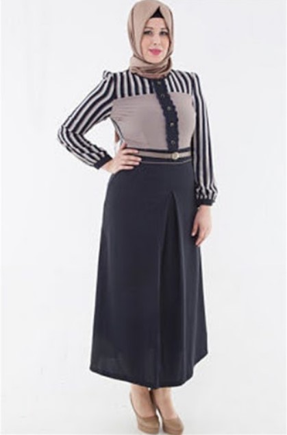 Model Baju Gamis Unutk Orang Gemuk Biar Kelihatan Langsing Stripe Aksen Renda dan Kancing Depan Cream Hitam