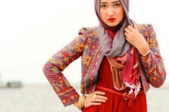 Model Gamis Batik Blazer Lebaran Terbaru Modern Ala Dian Pelangi Merah BataModel Gamis Batik Blazer Lebaran Terbaru Modern Ala Dian Pelangi Merah Bata