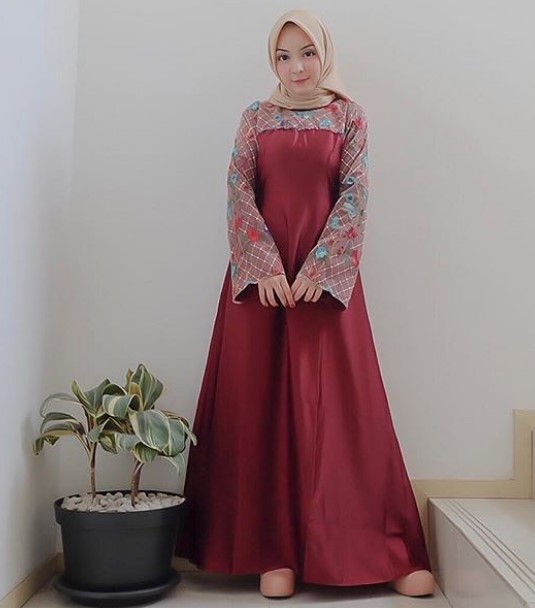 Model Gamis Batik Kombinasi Polos Katun Modern Maroon