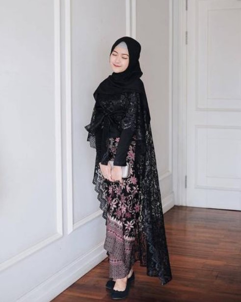 Model Gamis Brokat Kombinasi Batik Cape Cream Cape Hitam