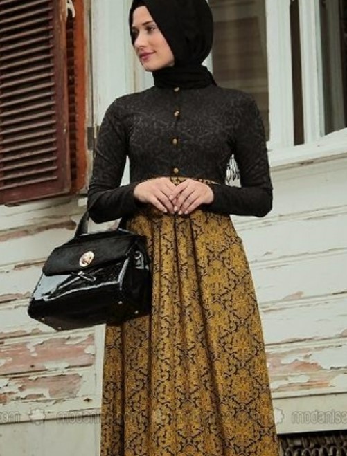 Model Gamis Brokat Kombinasi Batik Modern Hitam