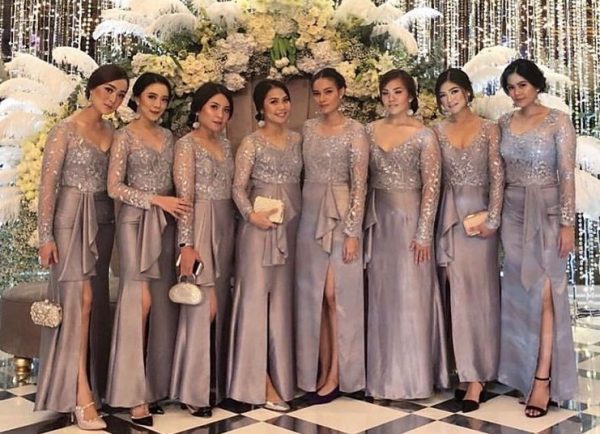 Model Gamis Brokat Kombinasi Satin Mewah Abu Silver