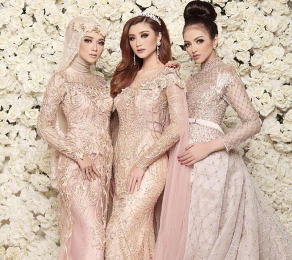 Model Gamis Brokat Kombinasi Satin Mewah Baby Pink