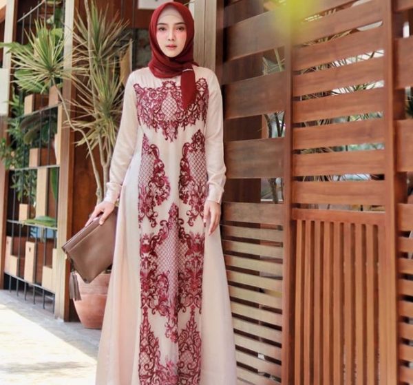 Model Gamis Brokat Kombinasi Satin Mewah Peach Merah