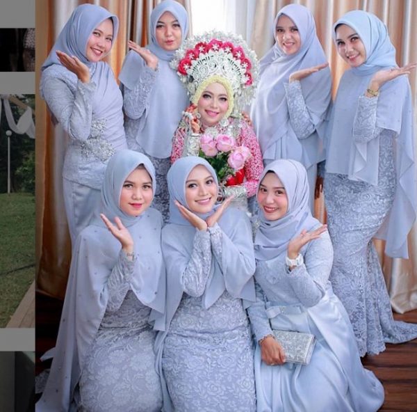 Model Gamis Brokat Kombinasi Satin Polos Aqua Ble
