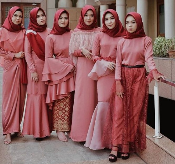 Model Gamis Brokat Pesta Modern Orange