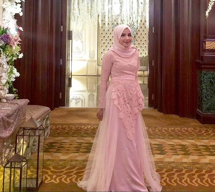 Model Gamis Brokat Pesta Soft PInk