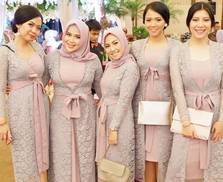 Model Gamis Brokat Untuk Orang Gemuk Agar Terlihat Kurus Lavender