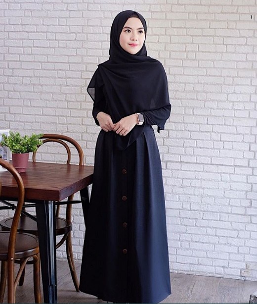 Model Gamis Katun Jepang Kombinasi Terbaru Kancing Depan Hitam