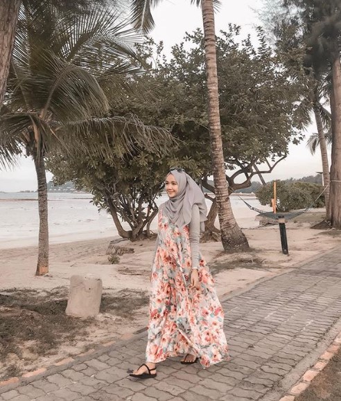 Model Gamis Katun Motif Bunga Modern Soft Nude Yellow