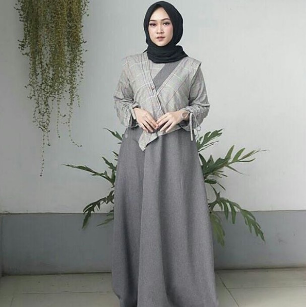 Model Gamis Modern untuk Anak Muda Remaja Kekinian Kimono Abu Muda