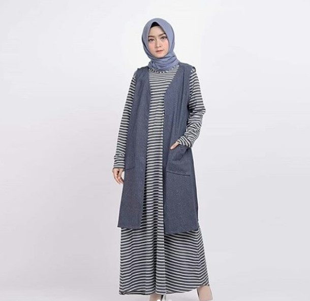 Model Gamis Modern untuk Anak Muda Remaja Kekinian Outer Panjang Stripe Denim