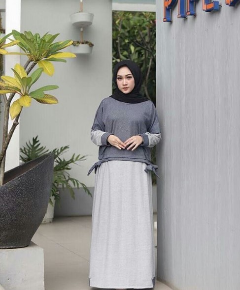 Model Gamis Modern untuk Anak Muda Remaja Kekinian Simpel Abu Putih