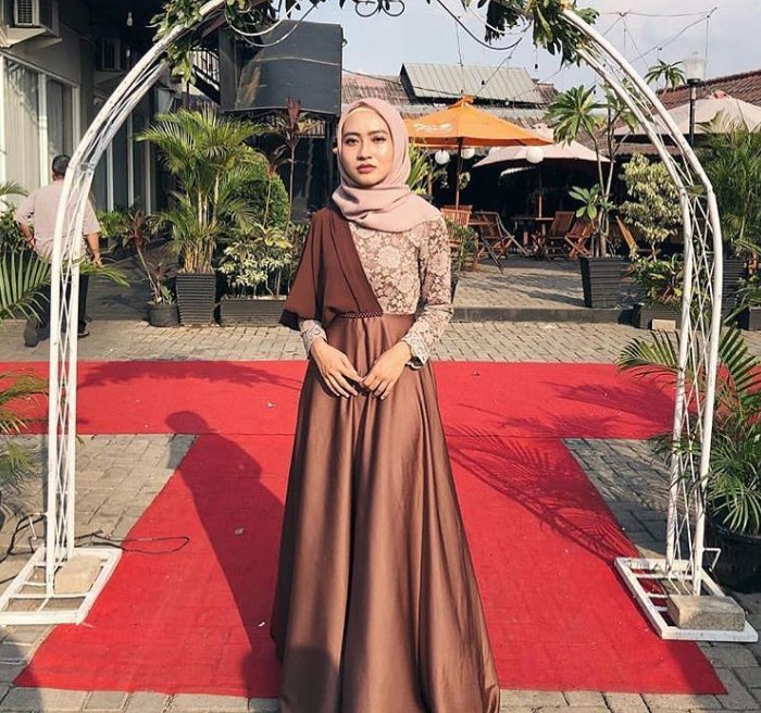 Model Gamis Pesta Brokat Mewah Terbaru Coklat Cream
