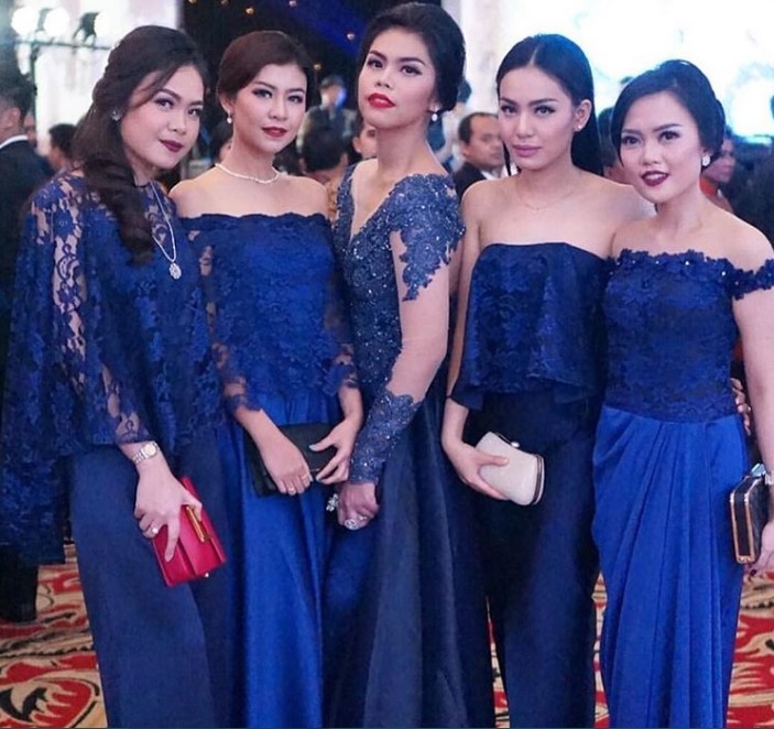 Model Gamis Pesta Brokat Mewah Terbaru Sabrina Navy
