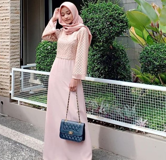 Model Gamis Pesta Brokat Mewah Terbaru Tile Pink