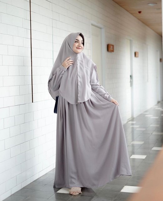 Model Gamis Syar'i Tanah Abang Terbaru Sifon Simple Jilbab Pet Baby Grey