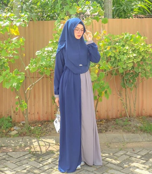 Model Gamis Syar'i Tanah Abang Terbaru Sifon Simple Kombinasi Jilbab Pet Navy Soft Grey