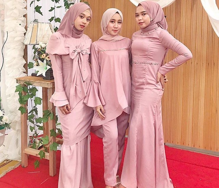 Model Gaun Pesta Brokat Panjang Duyung Dusty Pink